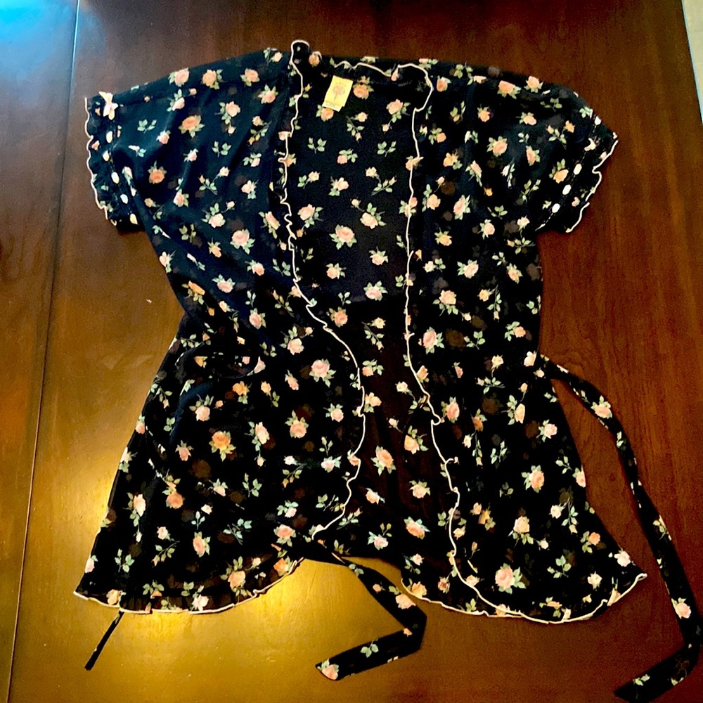 In Bloom Short Sleeve Sheer Robe